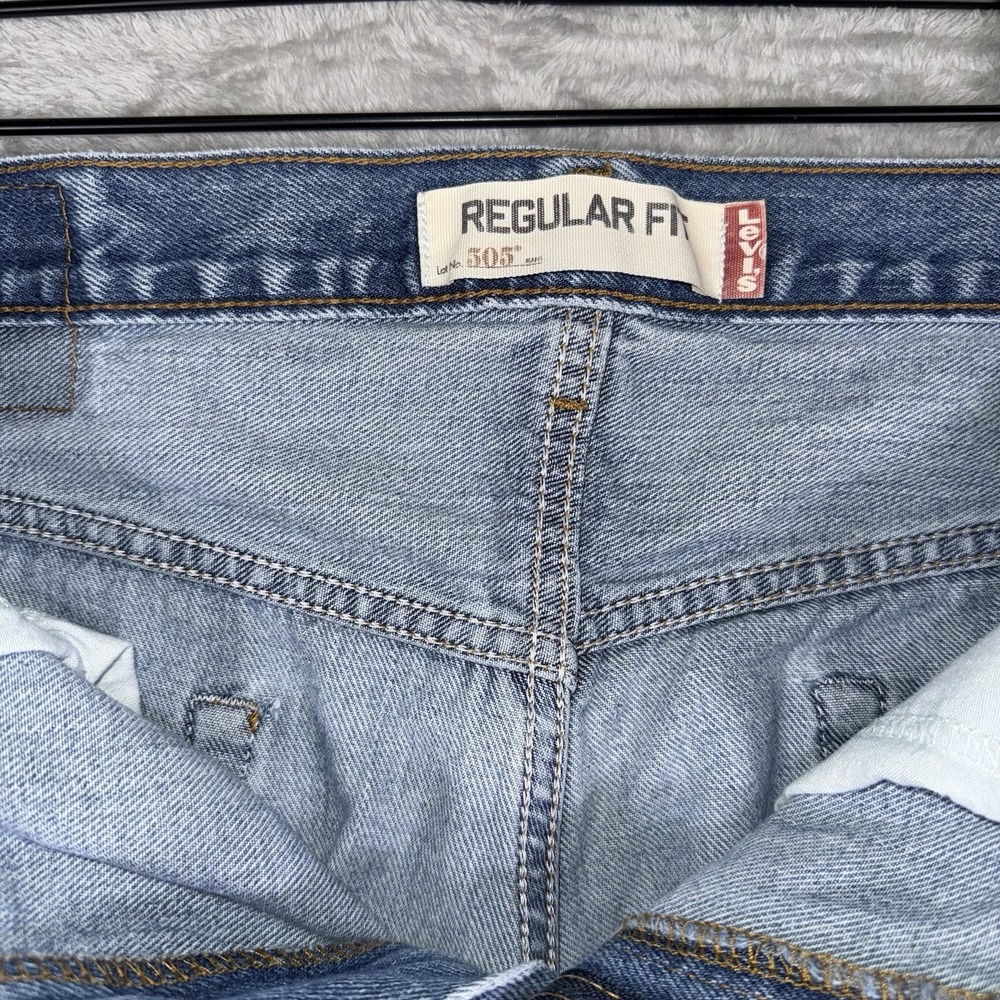Vintage Levis 505 Jeans Denim Blue Mens 36x32 Fits 35x31 Straight Leg Light Wash - Picture 4 of 16